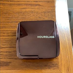 Hourglass Ambient Lighting Powder-Diffused Light